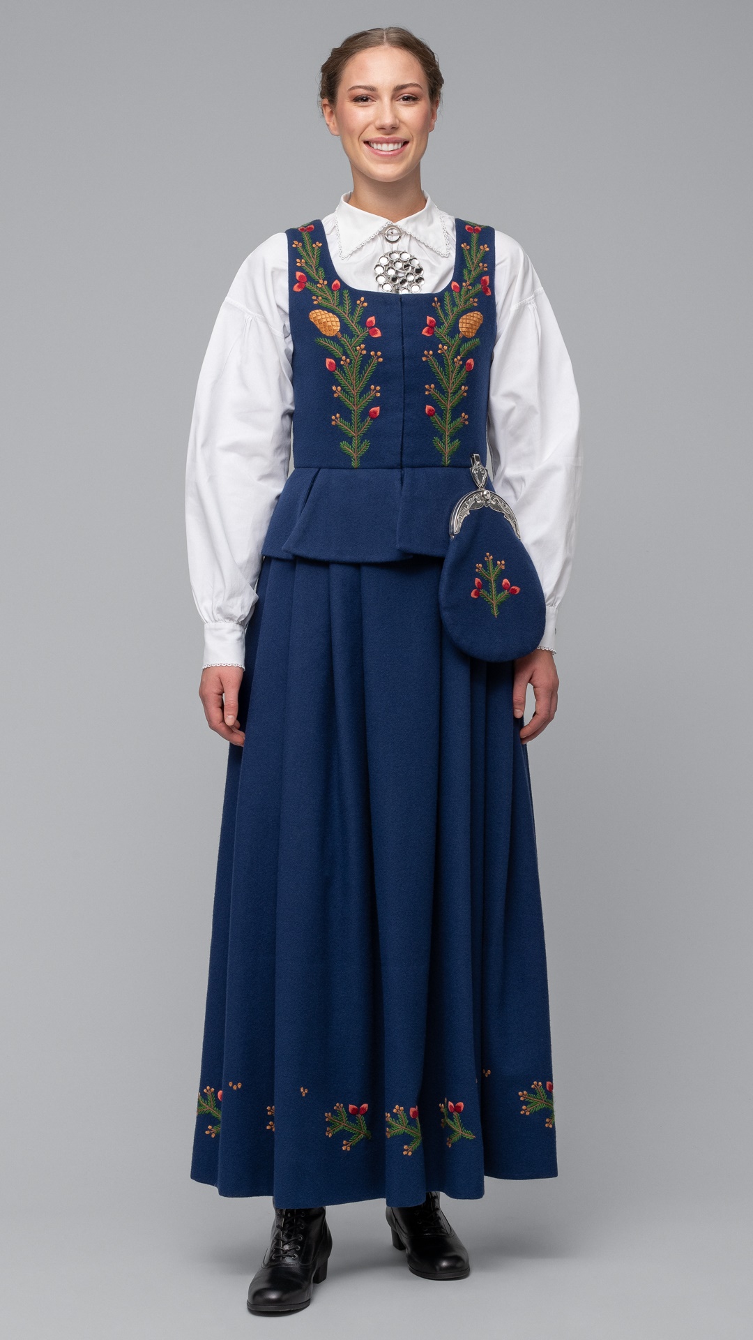 Bilde av Ådalsbunaden