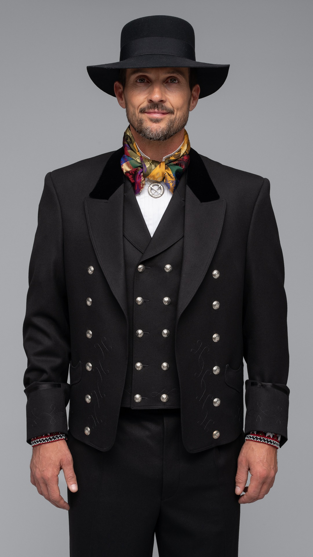 Bilde av Mannsbunad, Korttrøye