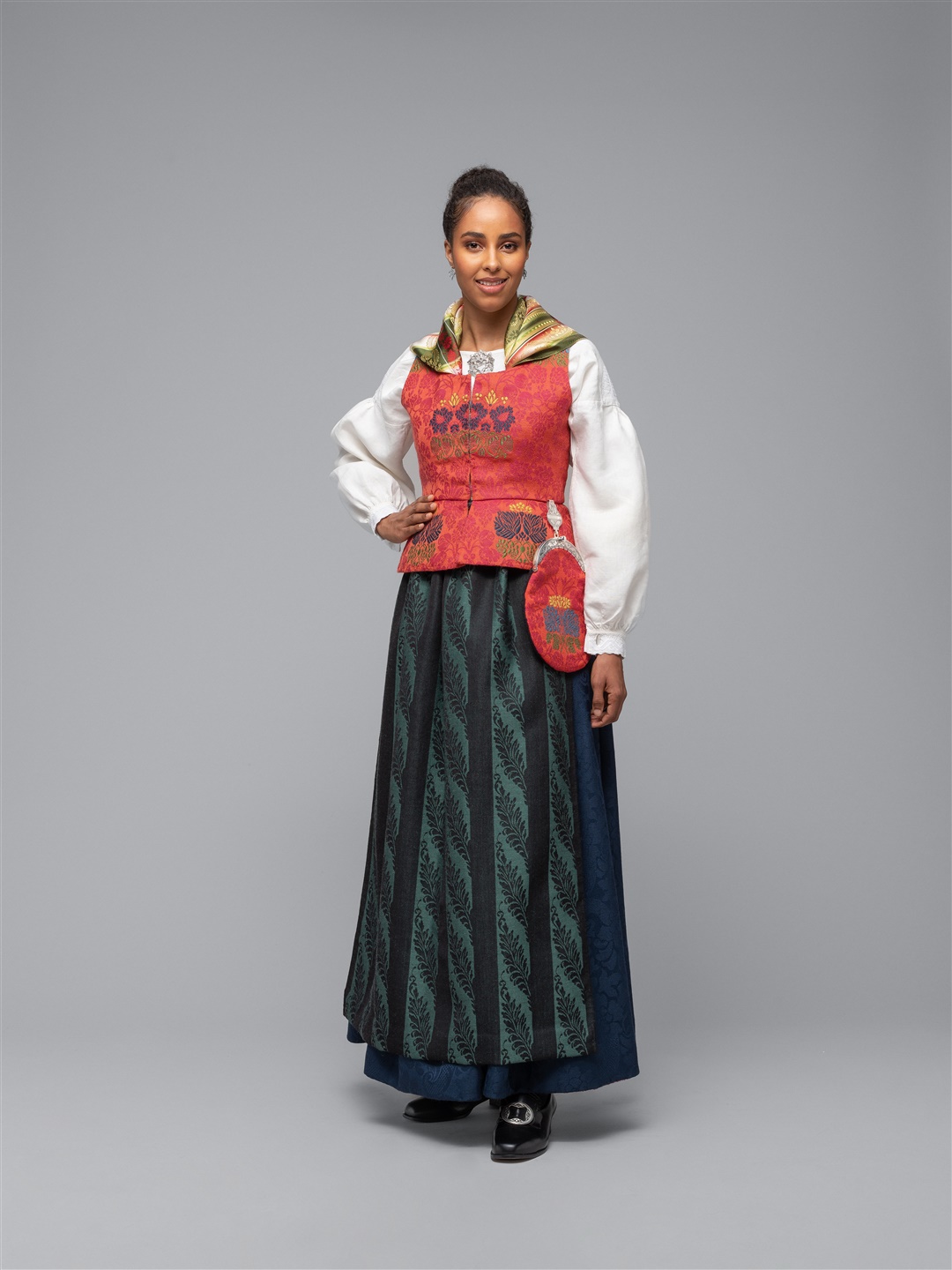 Bilde av Kvinnebunad for Sør-Østerdal