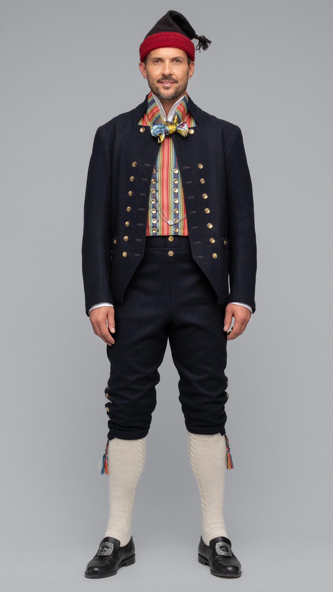 Bilde av Trønderbunad med røtter i Ålen