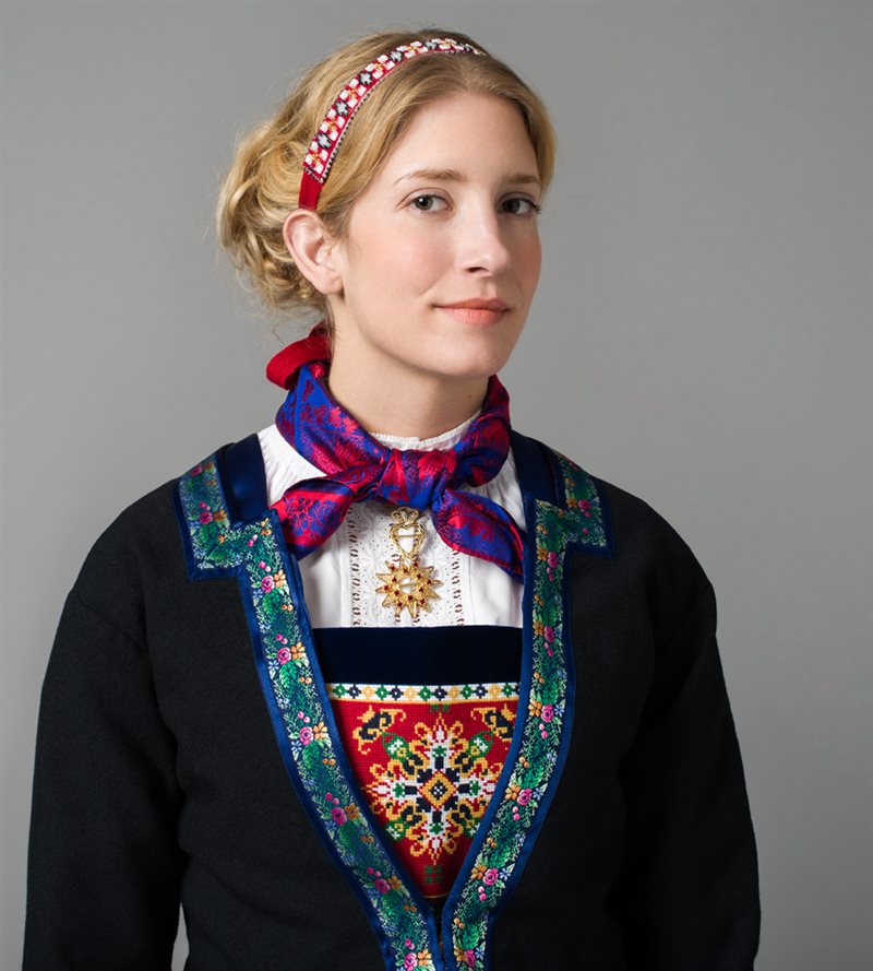 Fana dame og herrebunad Norsk Flid nettbutikk og bunader Fana dame og herrebunad Norsk Flid nettbutikk og bunader