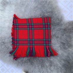 Bilde av Ullsjal i kamgarn rød