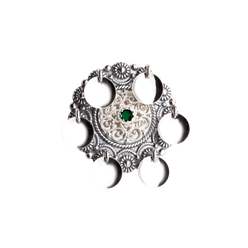 Bilde av Sølje med grøn stein, oksidert