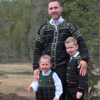 Bilde av Strikkepakke Finkofta fra Ringerike Voksen 