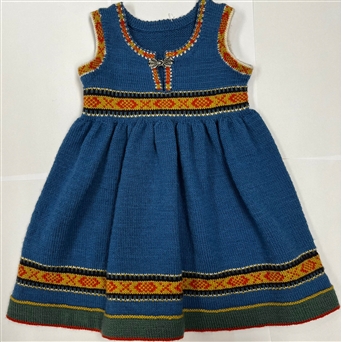 Bilde av STRIKKEPAKKE BUNADSKJOLE, VESTFOLD 1932, baby