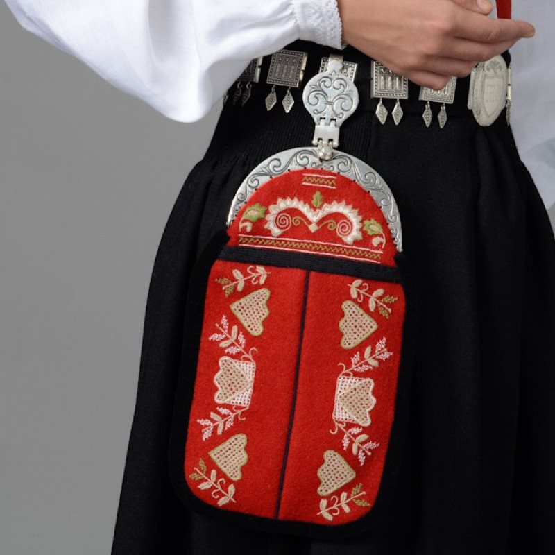 Materialpakke, Bunadsveske til Nordmørsbunaden