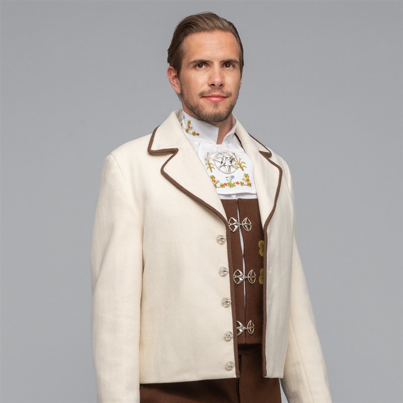 KOMPLETT MATERIALPAKKE TIL SENJA FESTDRAKT FOR HERRE