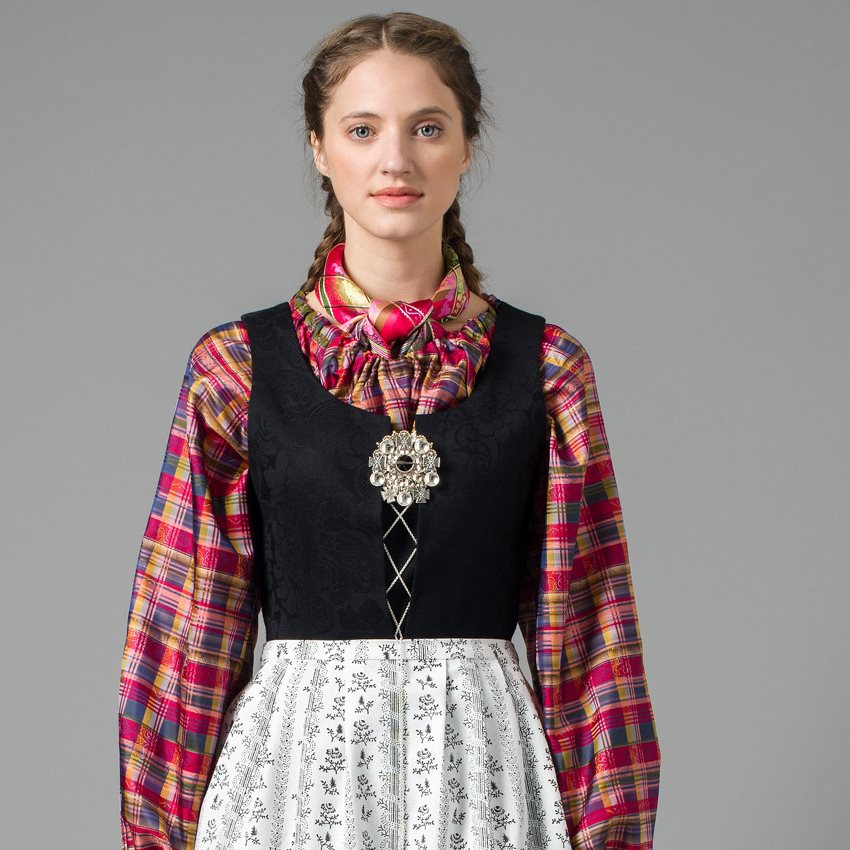 Nord-Norges festdrakt - Norsk Flid nettbutikk og bunader