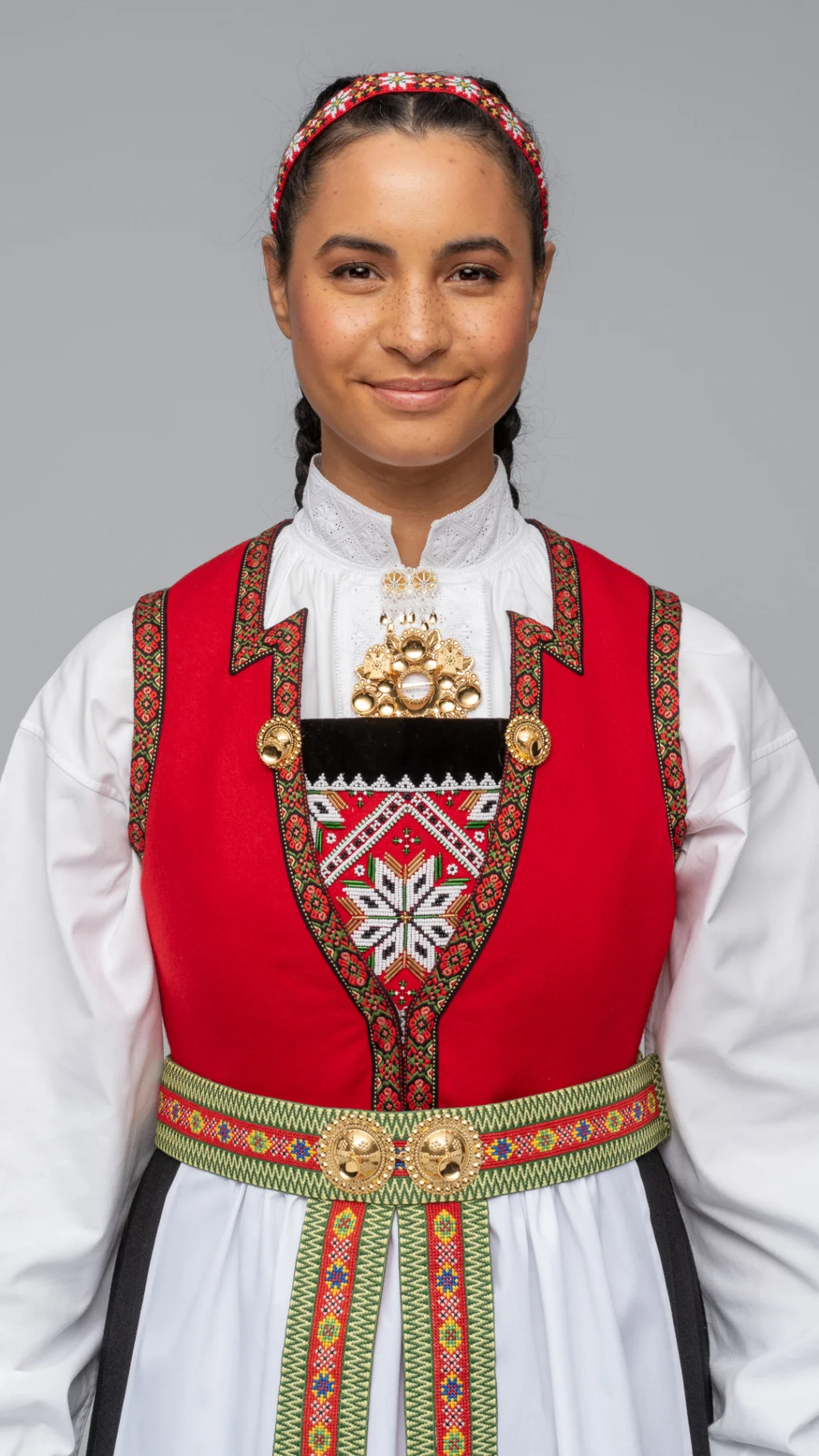 Hardanger kvam damebunad