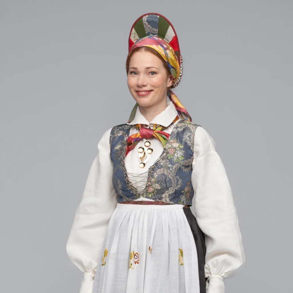 Rekonstruert Vest-Agder drakt fra 1810