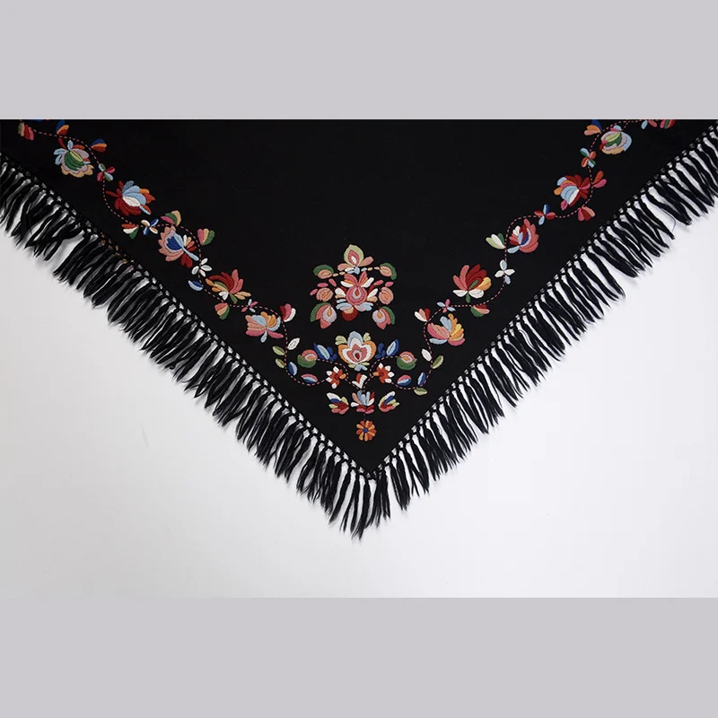 Materialpakke brodert sjal og forkle Vest-Agderbunad