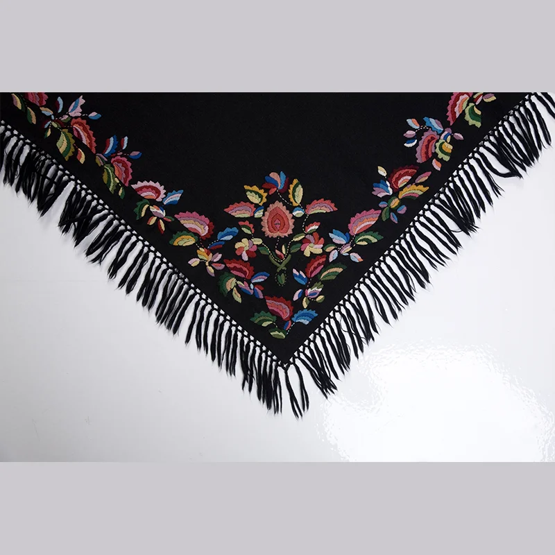 Materialpakke brodert sjal og forkle Vest-Agderbunad