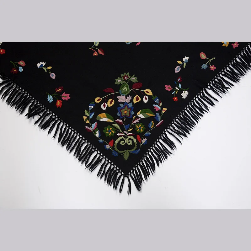 Materialpakke brodert sjal og forkle Vest-Agderbunad