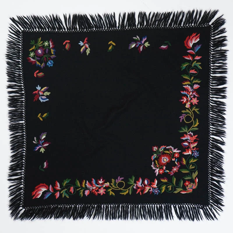 Materialpakke brodert sjal og forkle Vest-Agderbunad