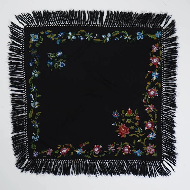 Materialpakke brodert sjal og forkle Vest-Agderbunad