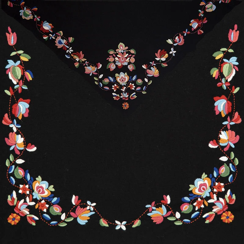 Materialpakke brodert sjal og forkle Vest-Agderbunad