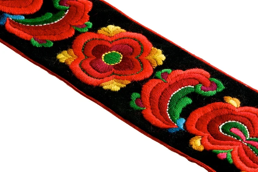 Broderingspakke til bunad fra Øvre Hallingdal