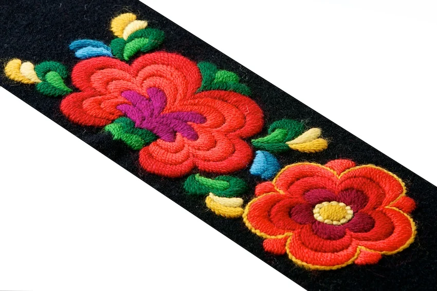 Broderingspakke til bunad fra Øvre Hallingdal