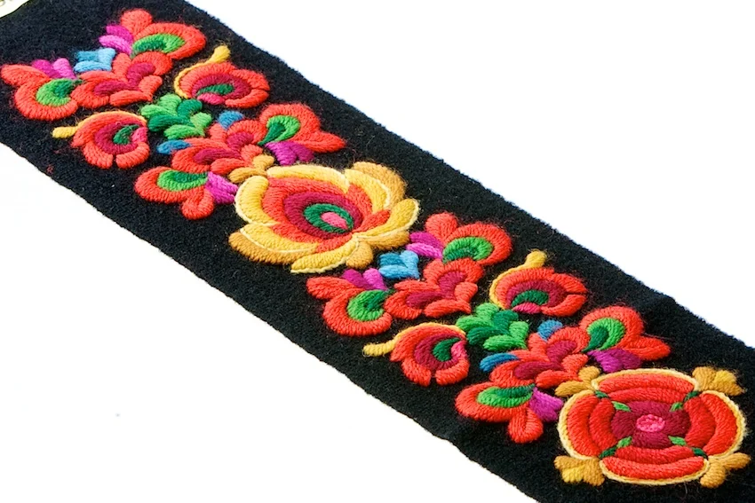 Broderingspakke til bunad fra Øvre Hallingdal