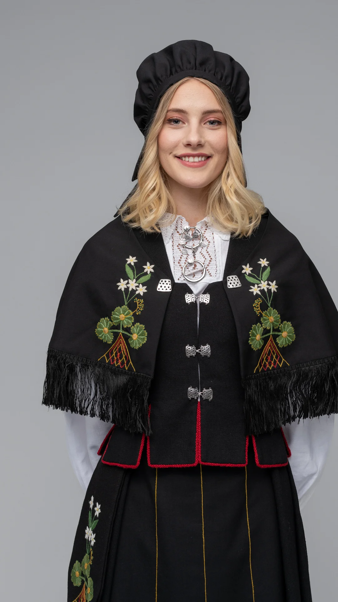 Sølv til Ofotbunaden