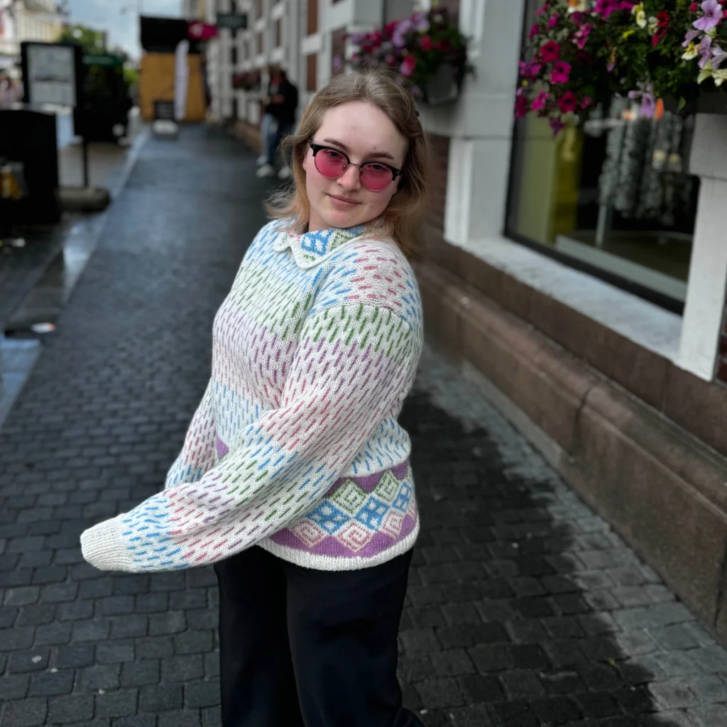 Strikkeskatt  nr. 318 genser med krage - Bilde 4