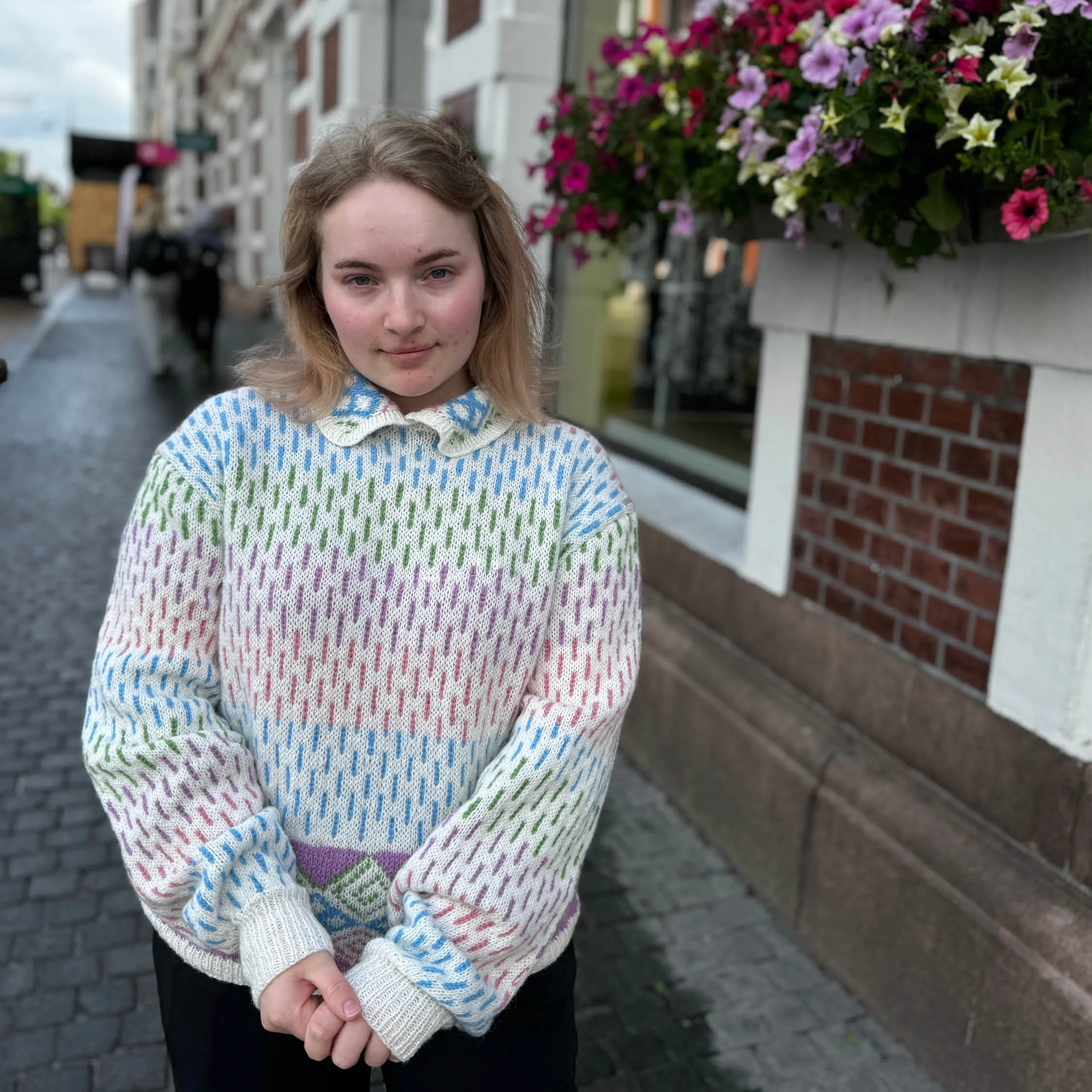 Strikkeskatt  nr. 318 genser med krage - Bilde 5