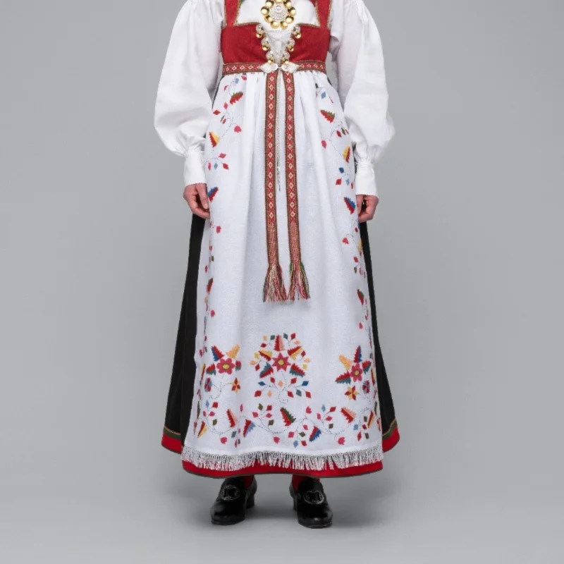 Materialpakke brodert forkle
