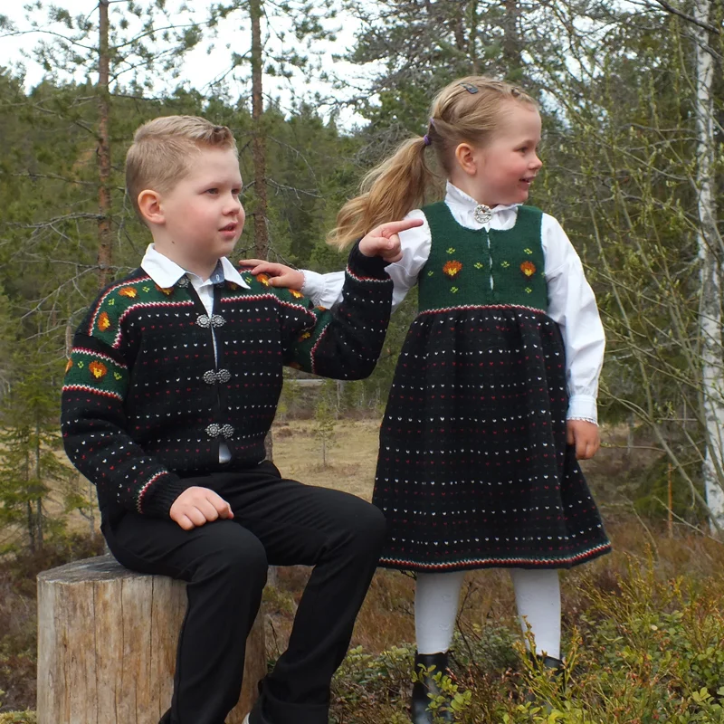 Strikkepakke Finstakken fra Ringerike Barn