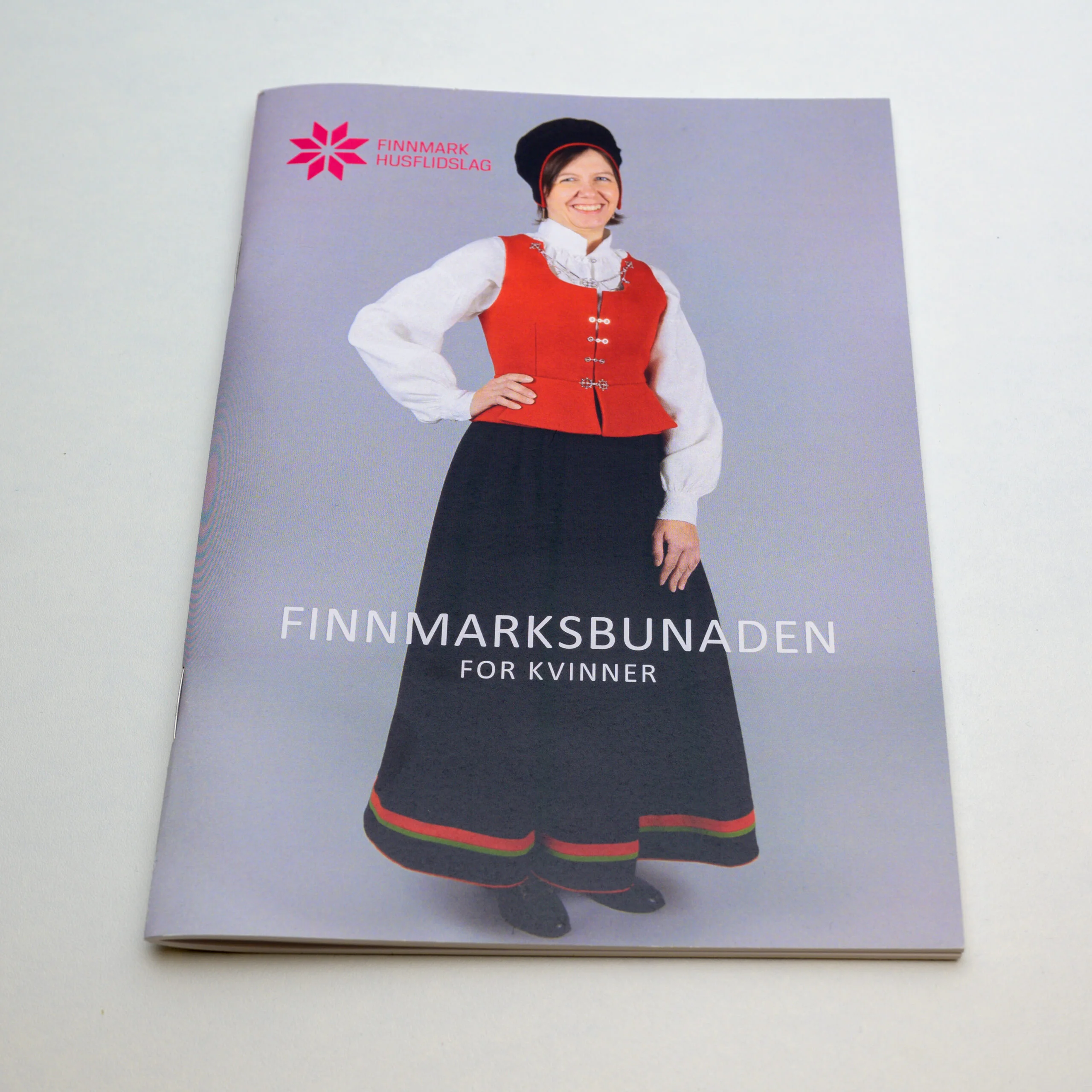 Instruksjonshefte, finnmarksbunaden for kvinner - Bilde 1