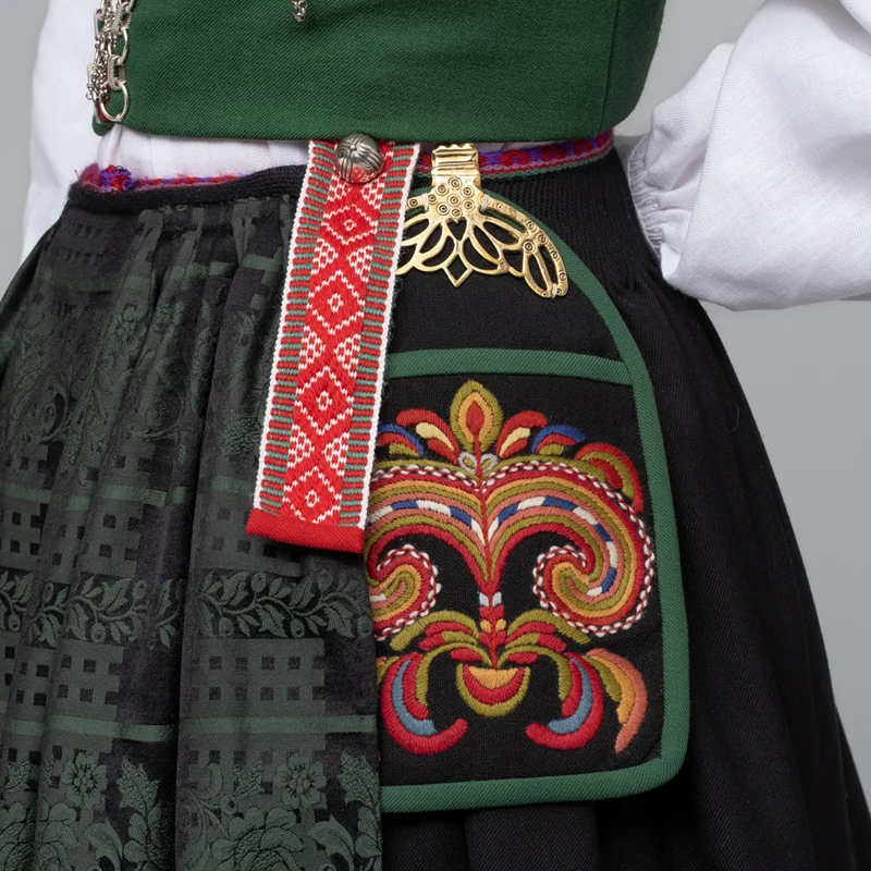 Materialpakker lomme Vest-Agderbunad