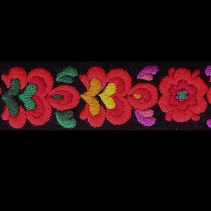 Broderingspakke til barnebunad fra Nedre Hallingdal