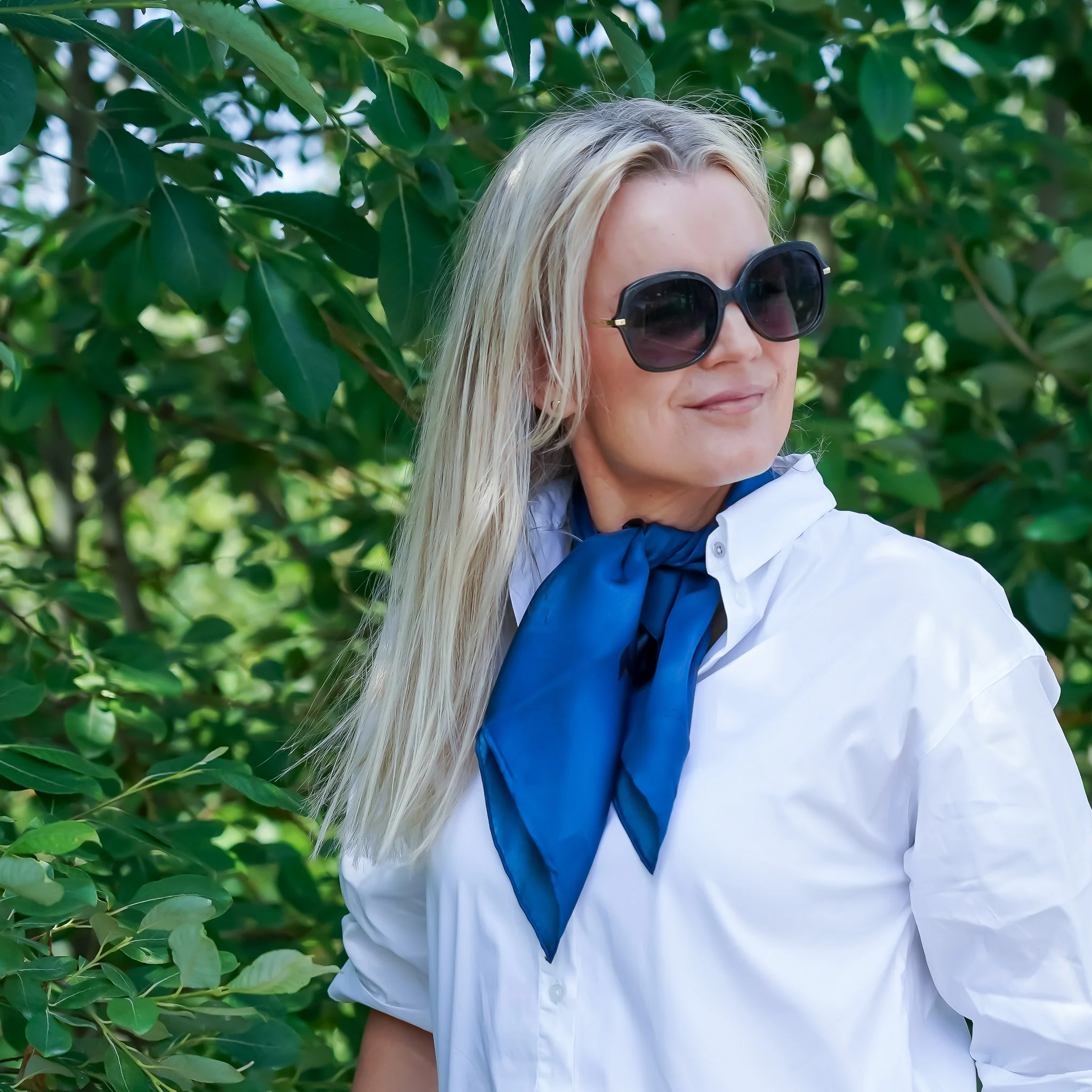 Silkeskjerf Fly high Blue 65x65 cm - Bilde 1