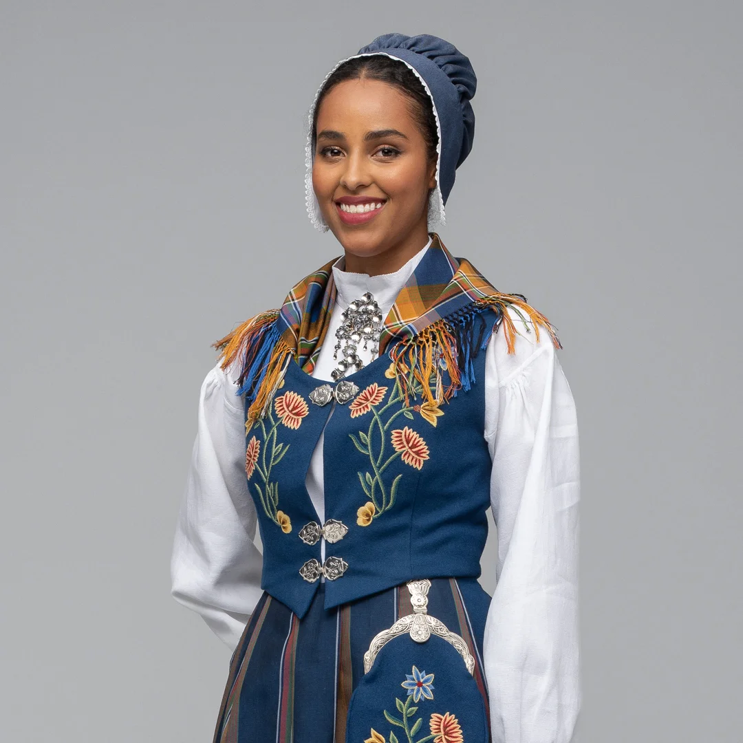 Materialpakke brodert nordlandskjorte i lin