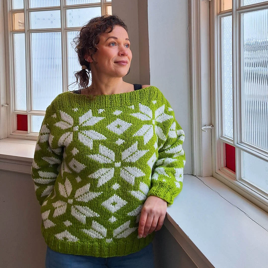 Strikkeskatt Genser med store stjerner, nr. 895