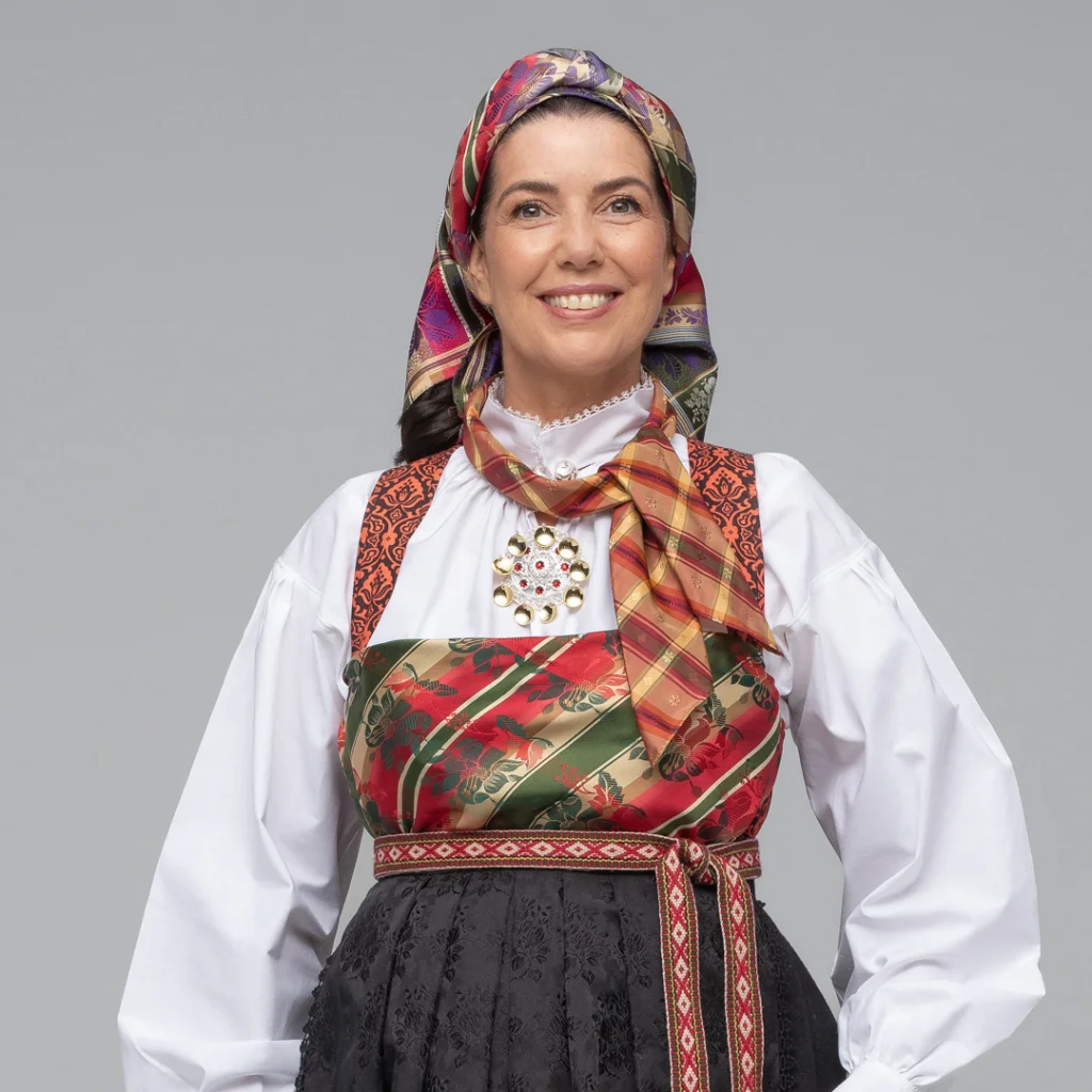 Bringeklutbunad fra Tveit, Aust-Agder - Bilde 1
