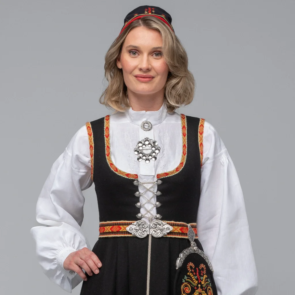 Vestfoldbunad 1932 modell sort