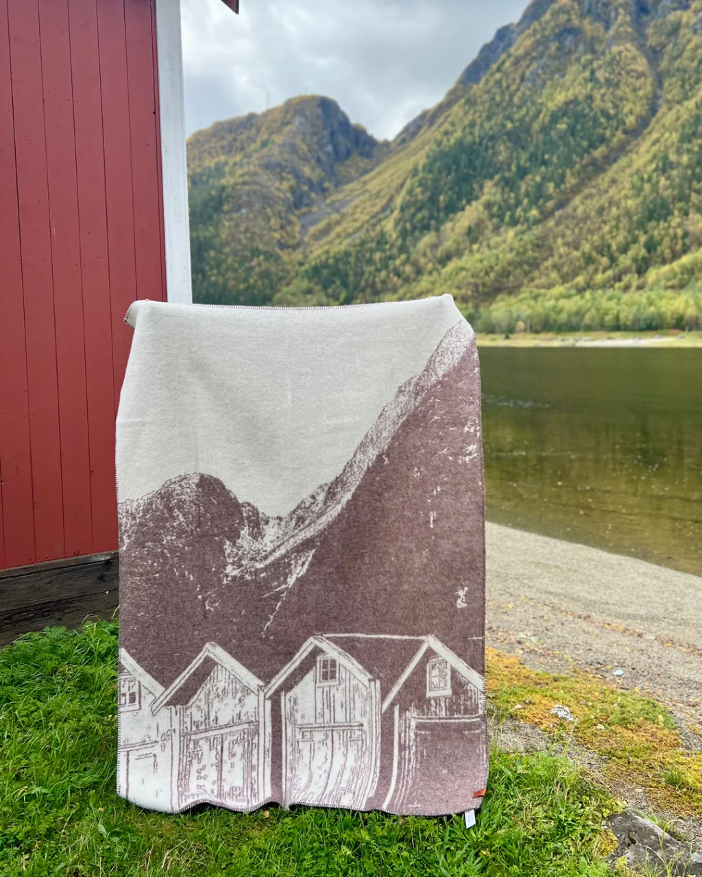 Pledd Øyfjellet brun Klippan